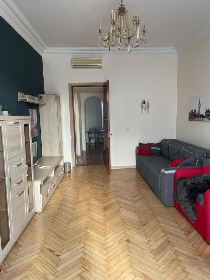 Freddies Apartment Kiev Bagian luar foto